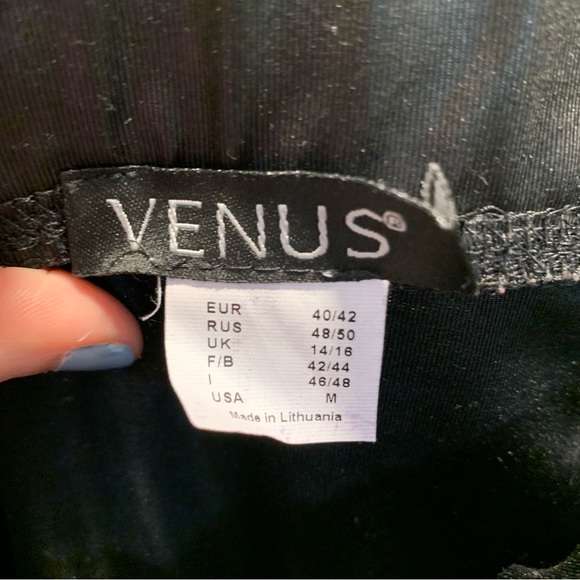 Venus. Medium. Army green and black with faux leather waste. Asymmetrical skirt. - Picture 3 of 9